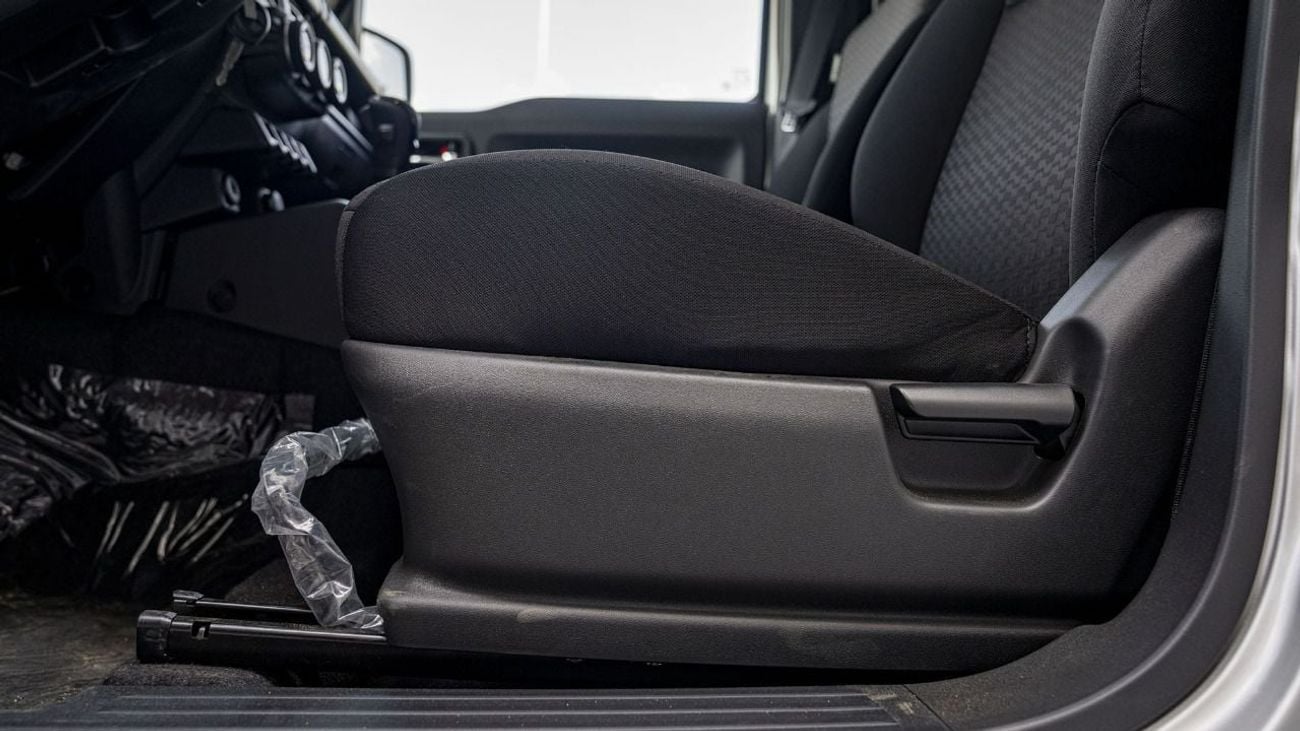 Suzuki Jimny 1.5L GLX (A/T)