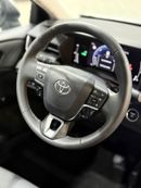 Toyota Camry (*تويوتا كامري هايبرد/ لاكجري*) *موديل* : 2025 *السعر* : 105.000 درهم  *ممشي* : صفر ك/م  (*مواصفات خ