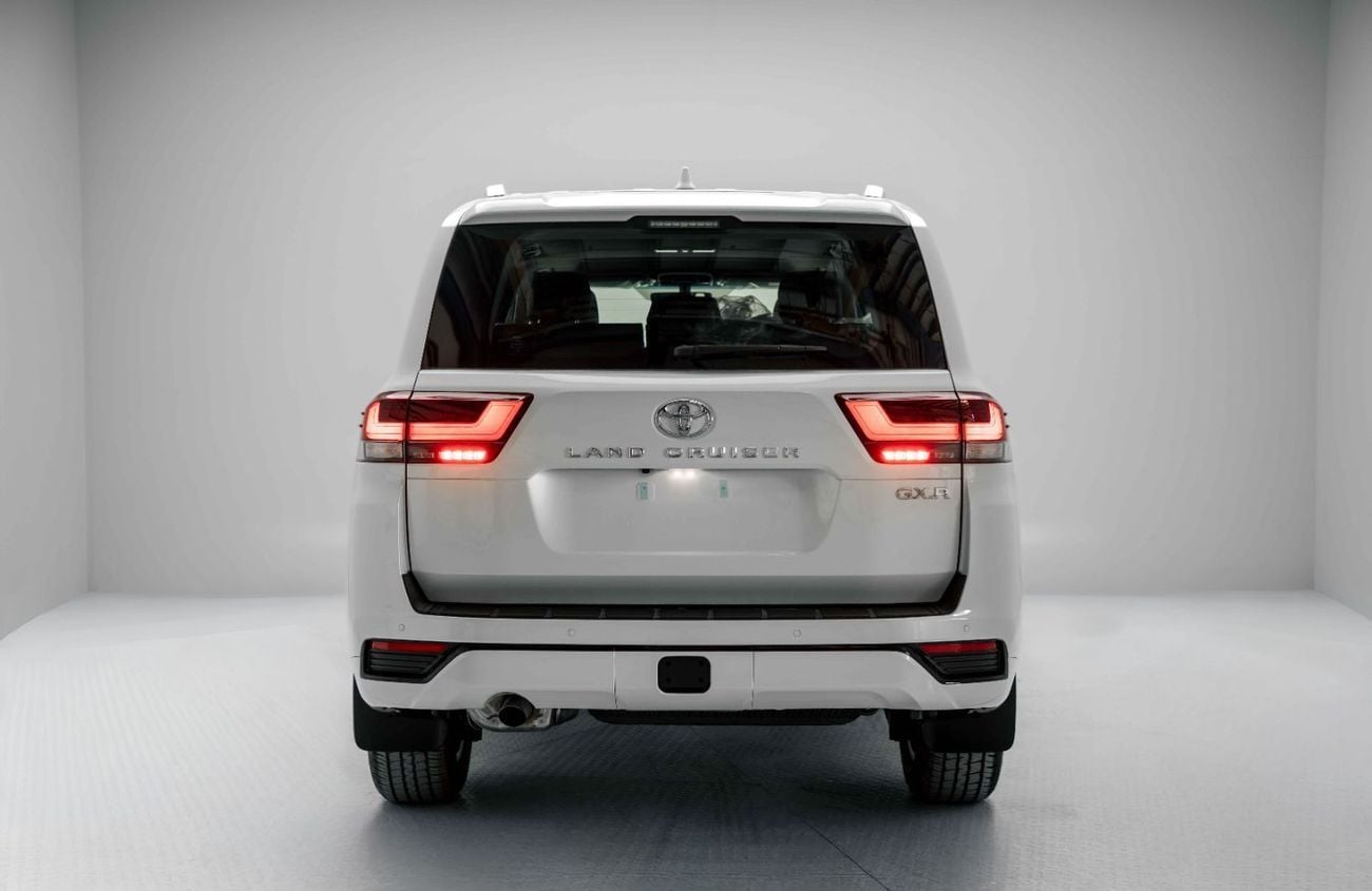 Toyota Land Cruiser GXR 4.0L - Pearl White Inside Black | Export Only