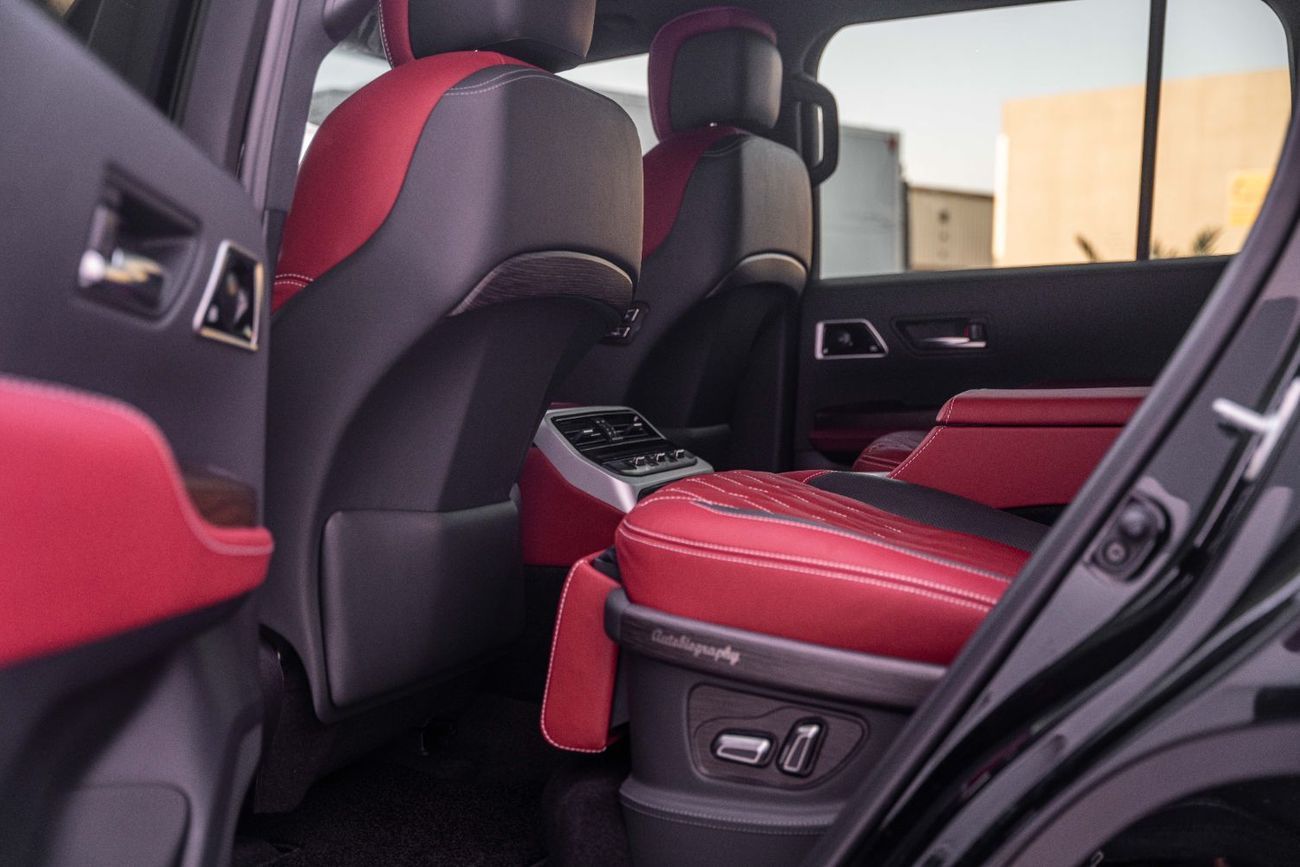 تويوتا لاند كروزر 3.5L PETROL VX OFFROAD EDITION WITH MBS AUTOBIOGRAPHY VIP SEAT