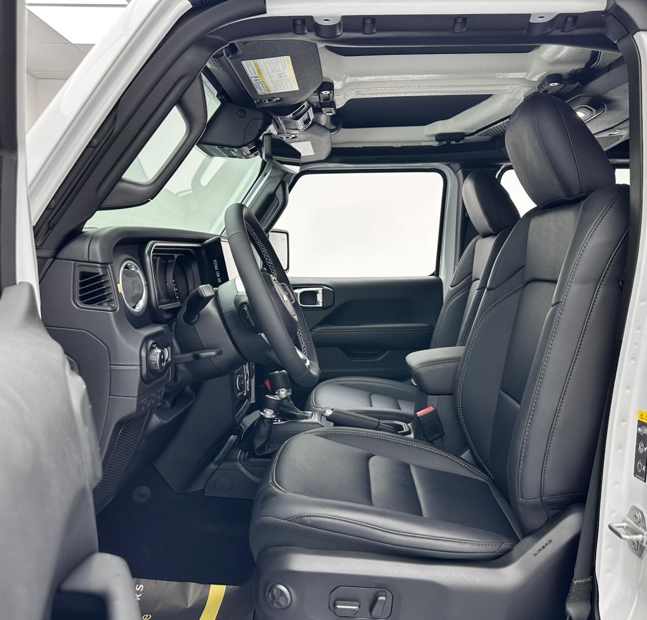 Jeep Wrangler Unlimited Sahara 2.0L A/T 2025 Jeep Wrangler Unlimited Sahara, Brand New, 3 Year Jeep Warranty, Exce