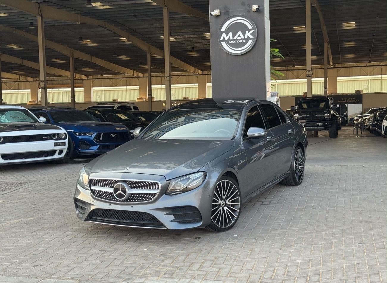 Mercedes Benz E 450 PREMIUM PLUS V6 3.0L TT / BURMESTER SOUND SYSTEMS / 360 CAMERA / AMBIENT LIGTING 64 colors/ RADAR  .../