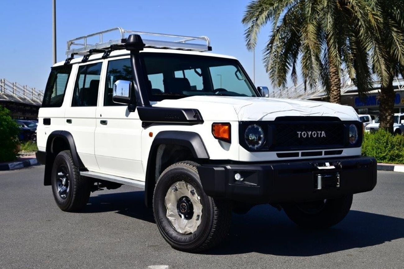 Toyota Land Cruiser 70 2025 MODEL TOYOTA LAND CRUISER 76 HARDTOP LX-G1 2.8L TURBO DIESEL 5 SEAT MANUAL TRANSMISSION