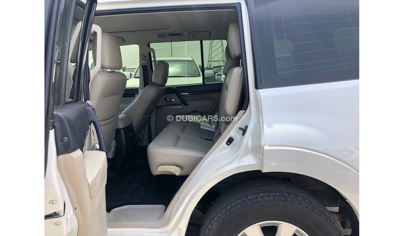 Mitsubishi Pajero 3.5L PETROL, DRIVER POWER SEAT / LEATHER SEATS / FULL OPTION (LOT # 703128)
