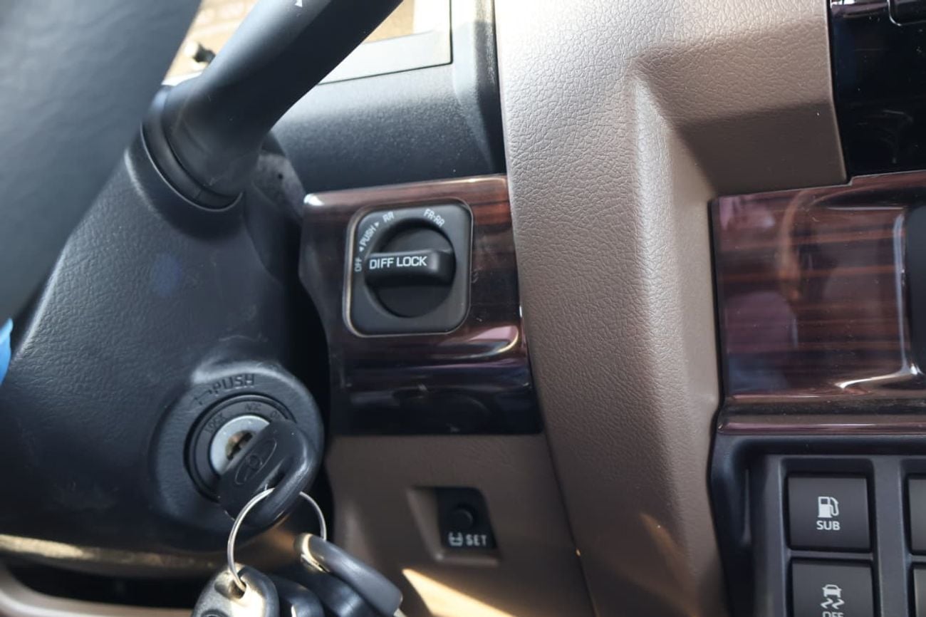 تويوتا لاند كروزر بيك أب 70 TOYOTA LC79 SINGLE CAB 2.8L DIESEL AT 2026 FULL OPTION