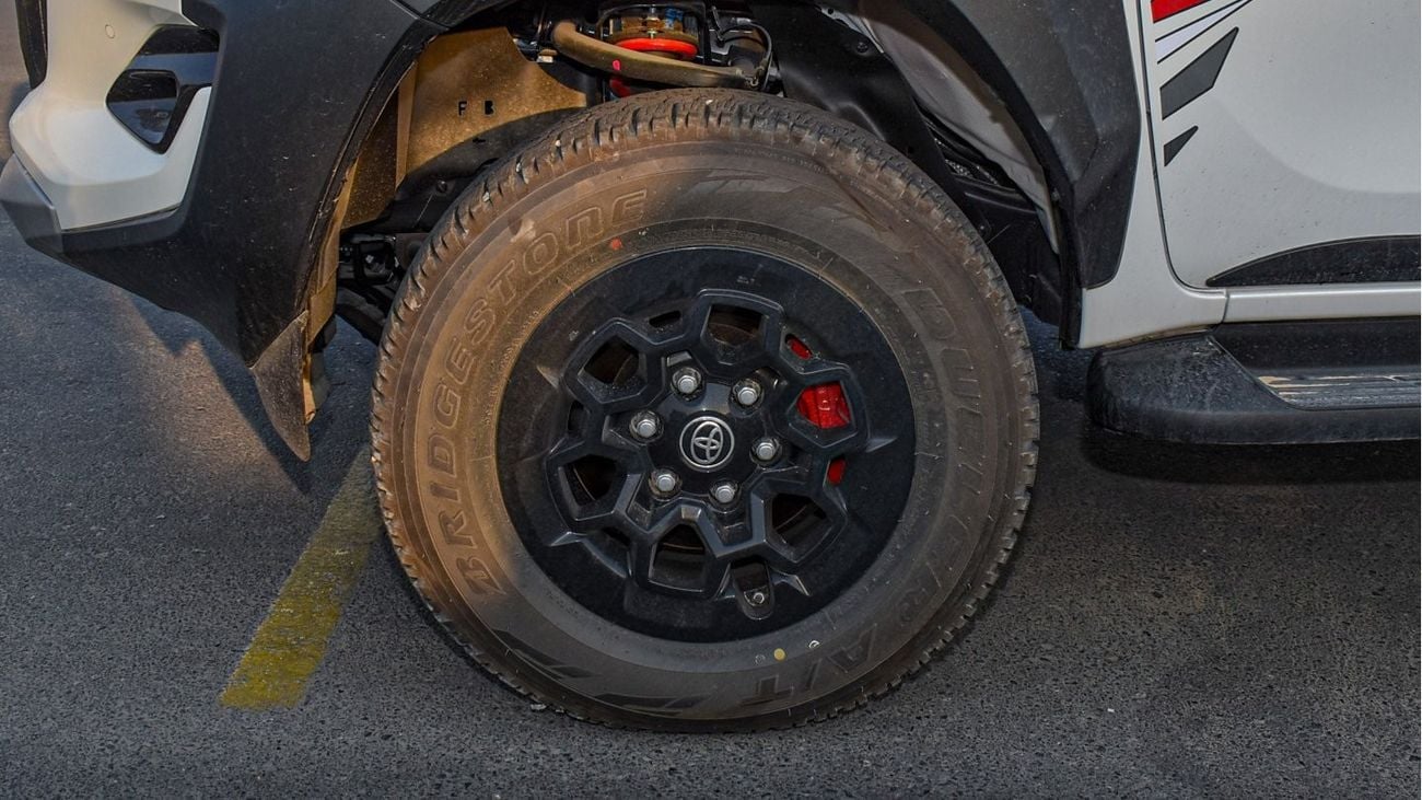 تويوتا هيلوكس GR Sport 4.0L V6