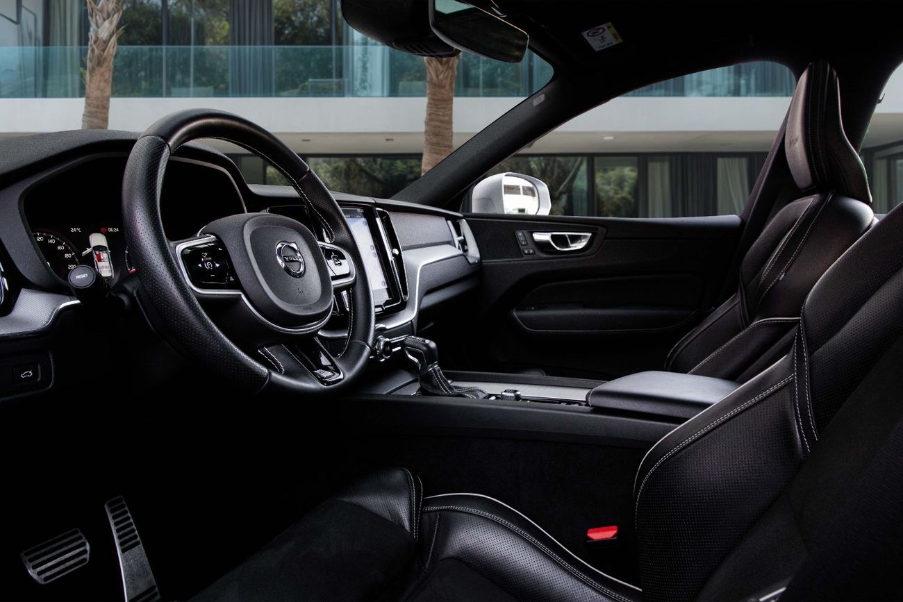 Volvo XC60 R-Design | 1,860 P.M  | 0% Downpayment |