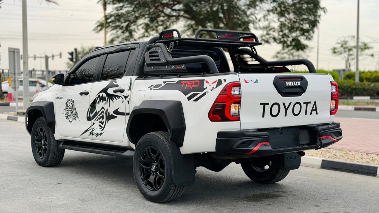 تويوتا هيلوكس -