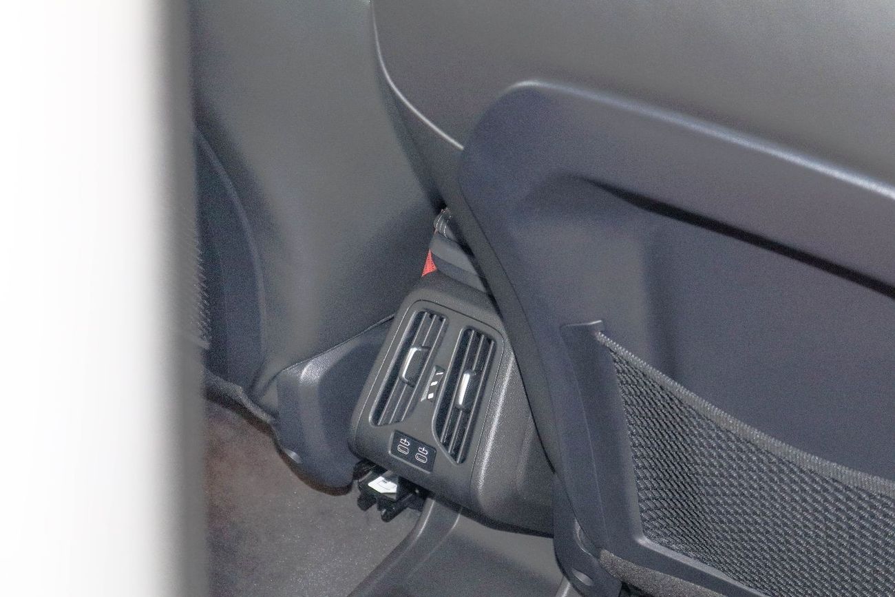 BMW iX1 2024 | BMW | IX1 | XDRIVE 30LX | DESIGN PACKAGE