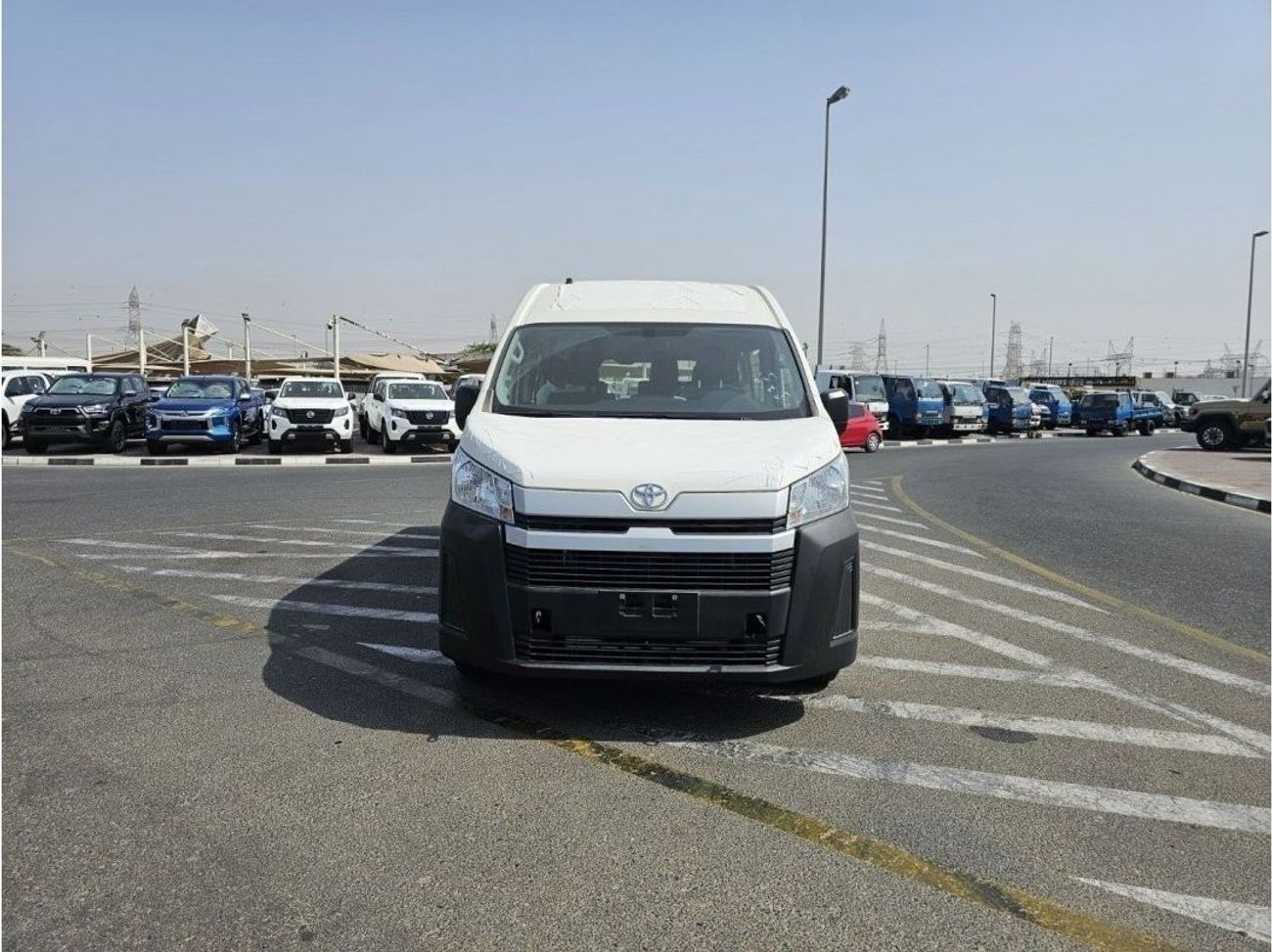 Toyota Hiace Toyota Hiace 2.8L Diesel Manual Transmission, High Roof, 13 Seater, Model 2025