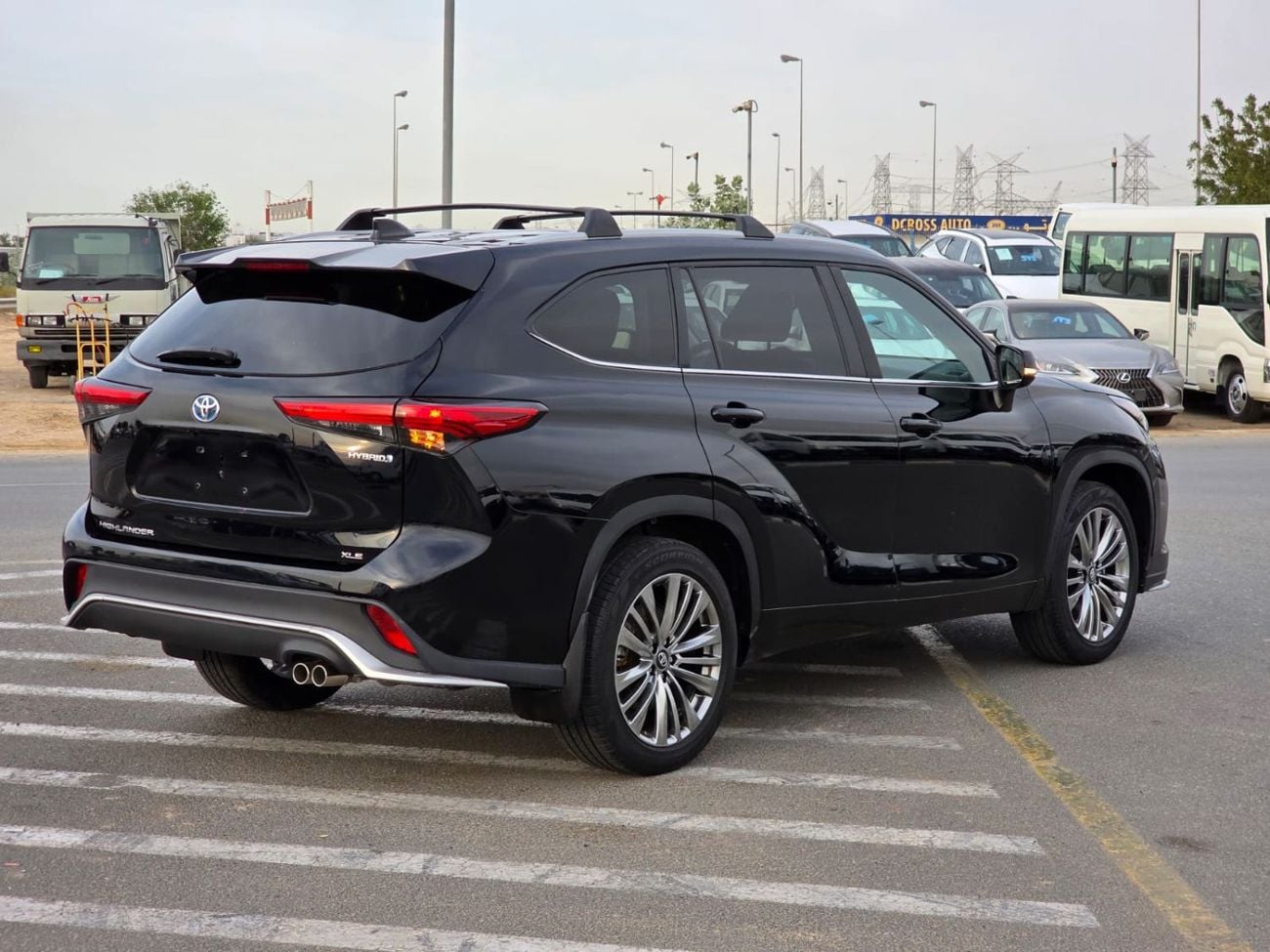 تويوتا هايلاندر 2.5L hybrid XLE (AWD)