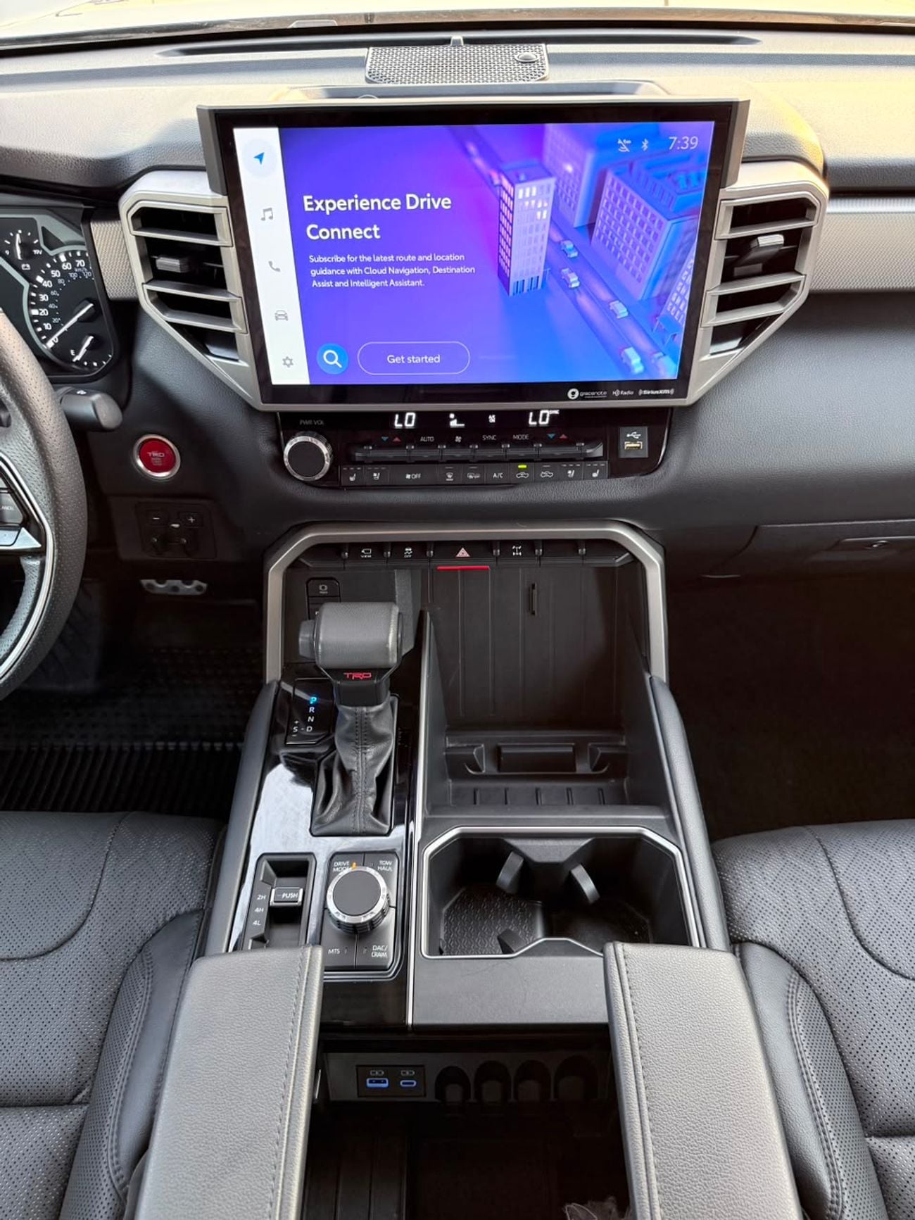 Toyota Tundra Full option/ 360 camera, leather seats 2023