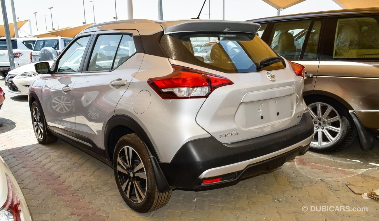 Nissan Kicks SR. American Specs