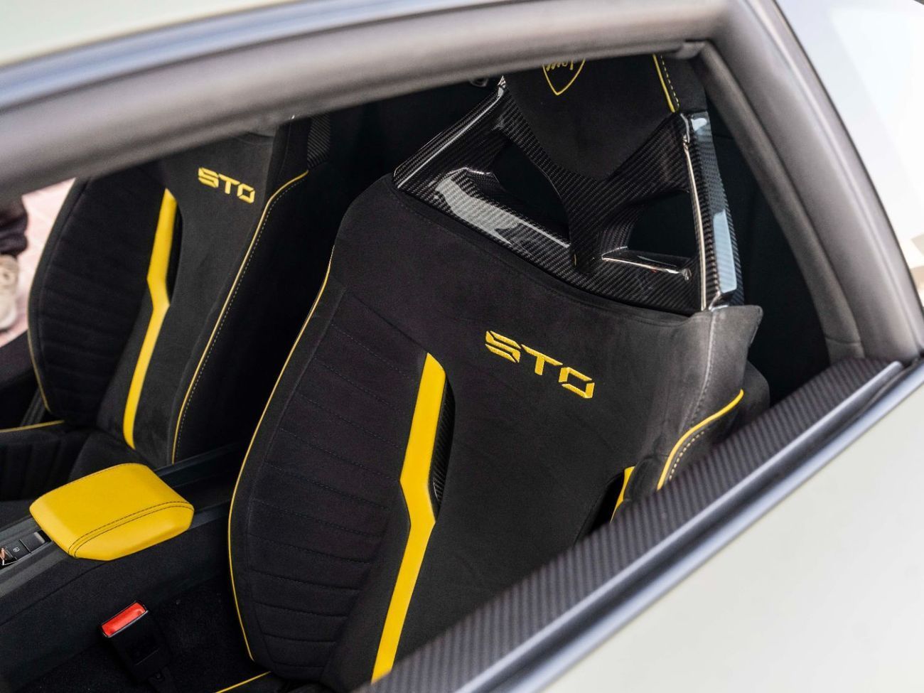 Lamborghini Huracan STO