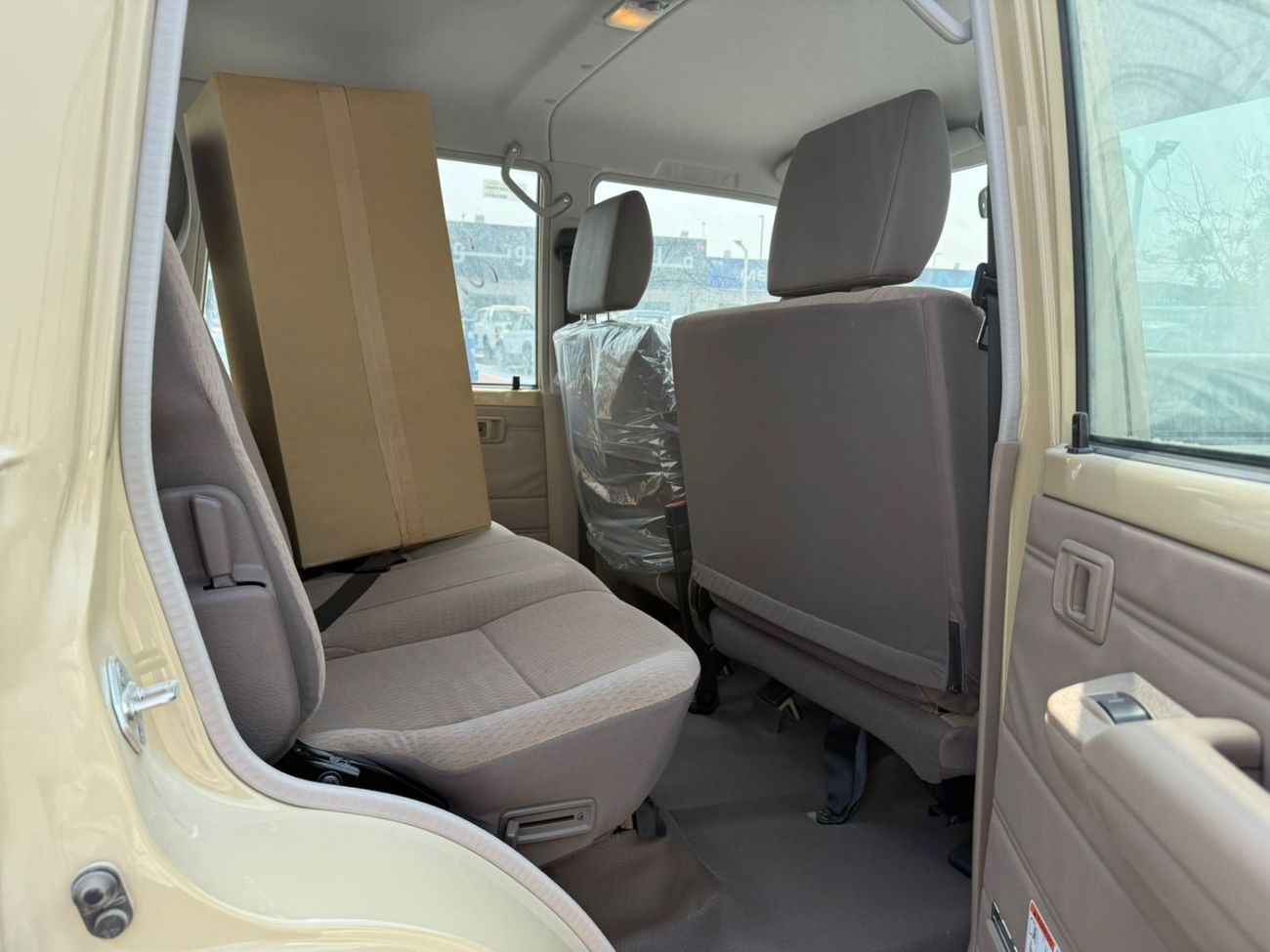 Toyota Land Cruiser Pick Up PICKUP , LC79 D/C 4.2L Diesel V6 , M/T , Diff-Lock 2022 Model