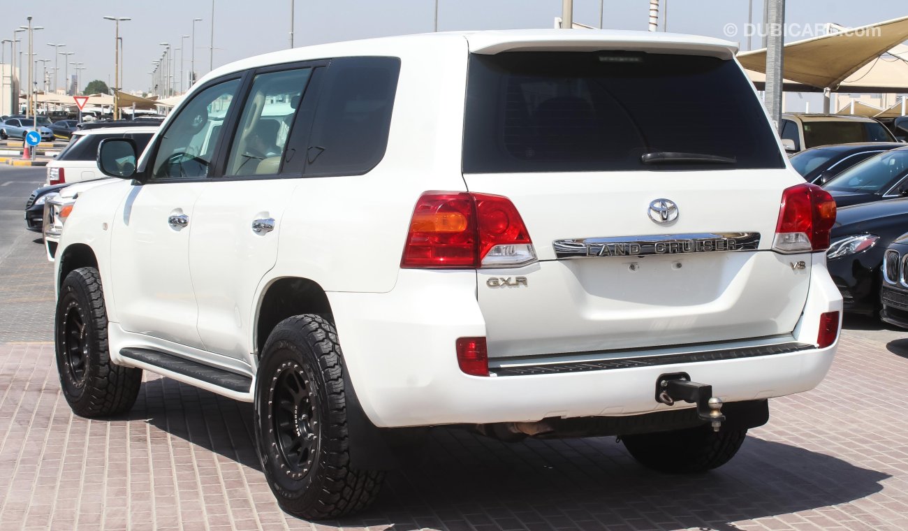 Toyota Land Cruiser GXR V8 With 2014 body kit