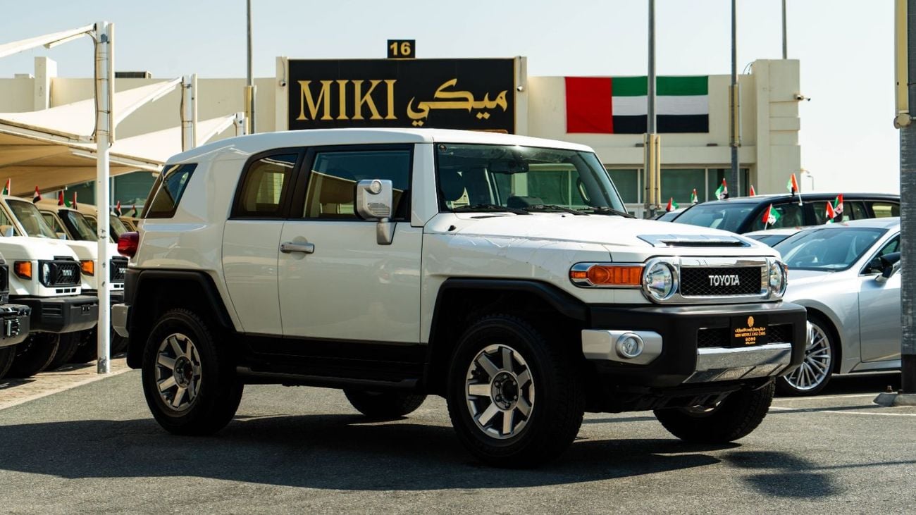 تويوتا إف جي كروزر 4.0 L | V6 | 2023