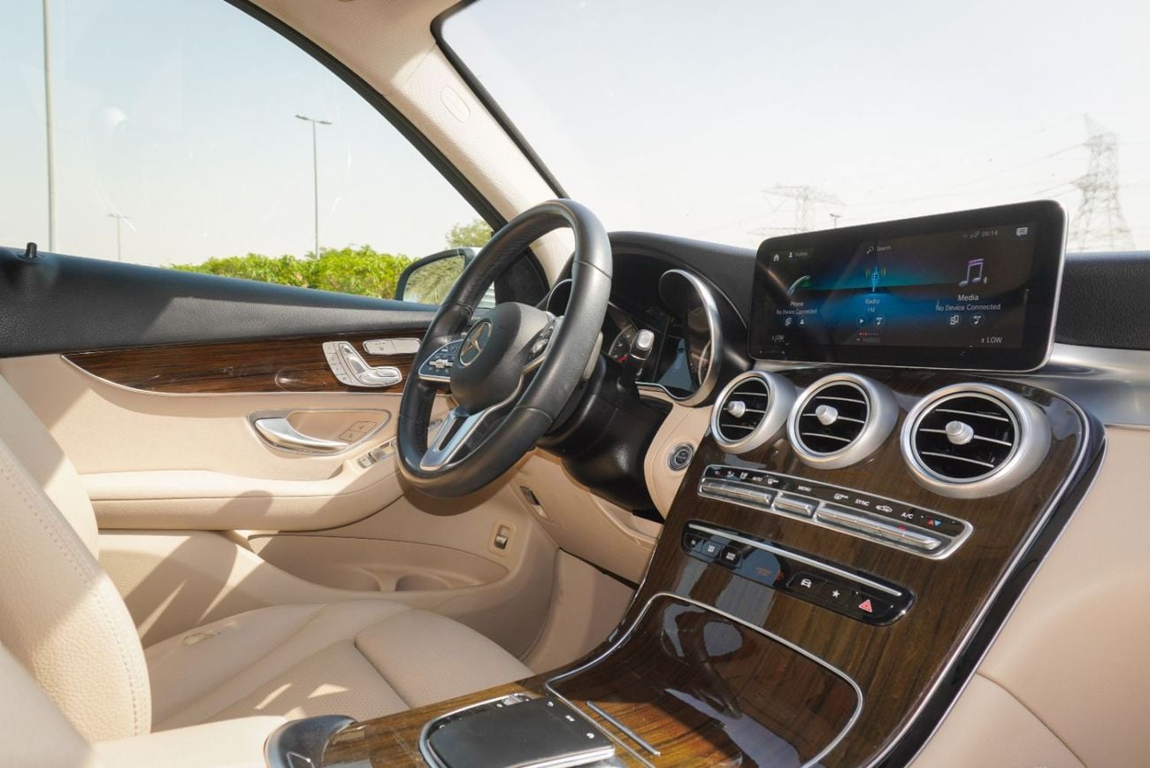 مرسيدس بنز GLC 300 AMG 2.0L