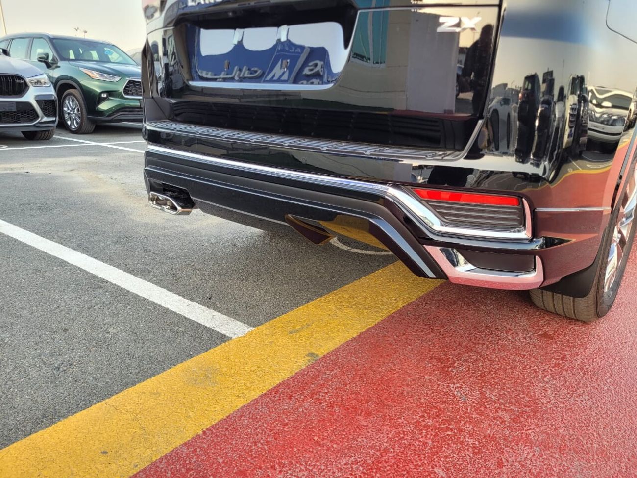 تويوتا لاند كروزر LC300 - RHD - 3.5 PET - ZX - 7 STR - Modellista Kit - MY 2023 - BLK_BEIG (FOR EXPORT ONLY)