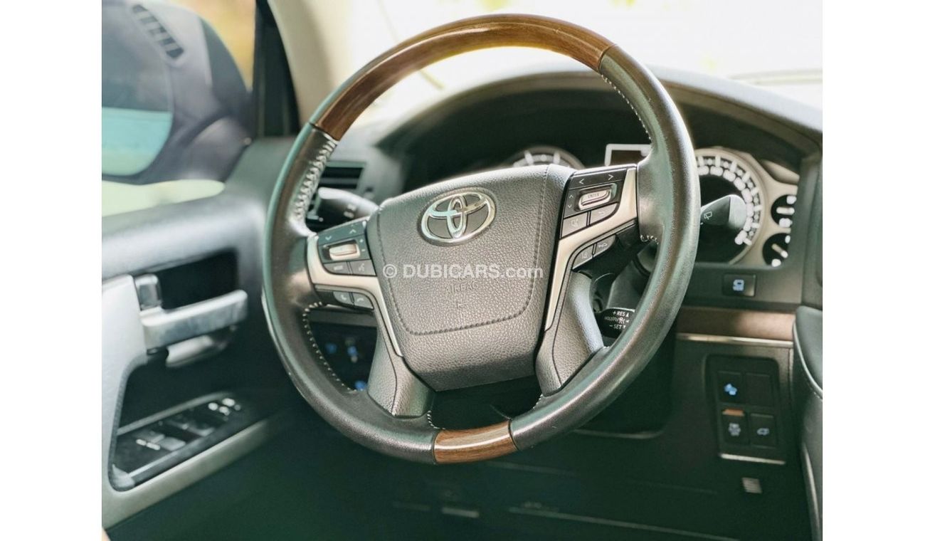 تويوتا لاند كروزر VXR