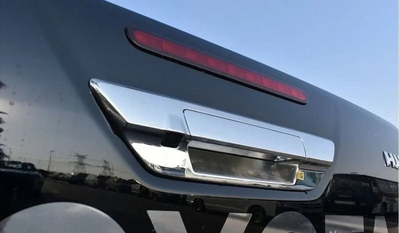تويوتا هيلوكس SGLX TOYOTA HILUX 4.0L V6 PETROL DC AT 2025