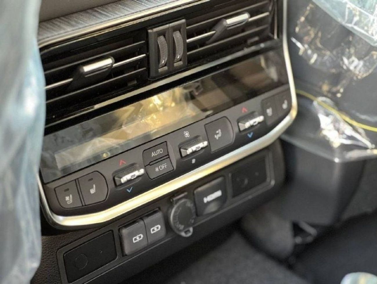 Toyota Land Cruiser VXR (RHD) 3.5L PTR A/T // 2023 // FULL OPTION WITH 360 CAMERA , MEMORY & LEATHER SEATS , RIGHT HAND