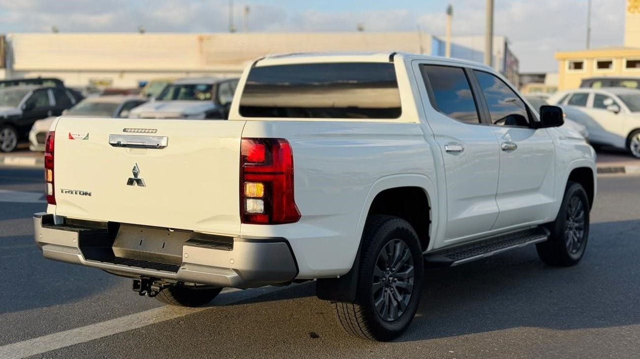 ميتسوبيشي تريتون -