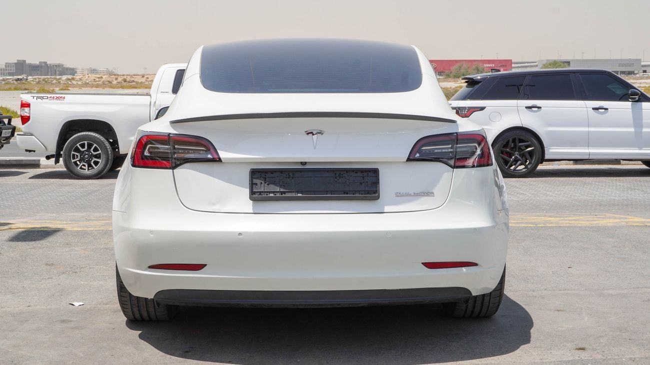 تسلا موديل 3