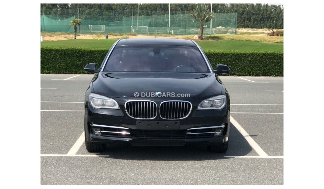 BMW 740Li Exclusive MODEL 2015 GCC CAR PERFECT CONDITION INSIDE AND OUTSIDE FULL OPTION SUN ROOF LEATHER SEATS