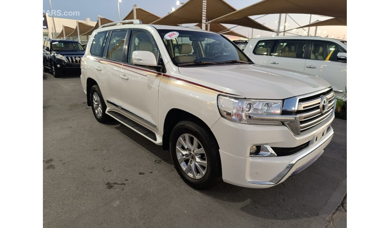 Toyota Land Cruiser 2016 Toyota Land Cruiser GXR (J200), 5dr SUV, 4.6L 8cyl Petrol, Automatic, Four Wheel Drive.The car 