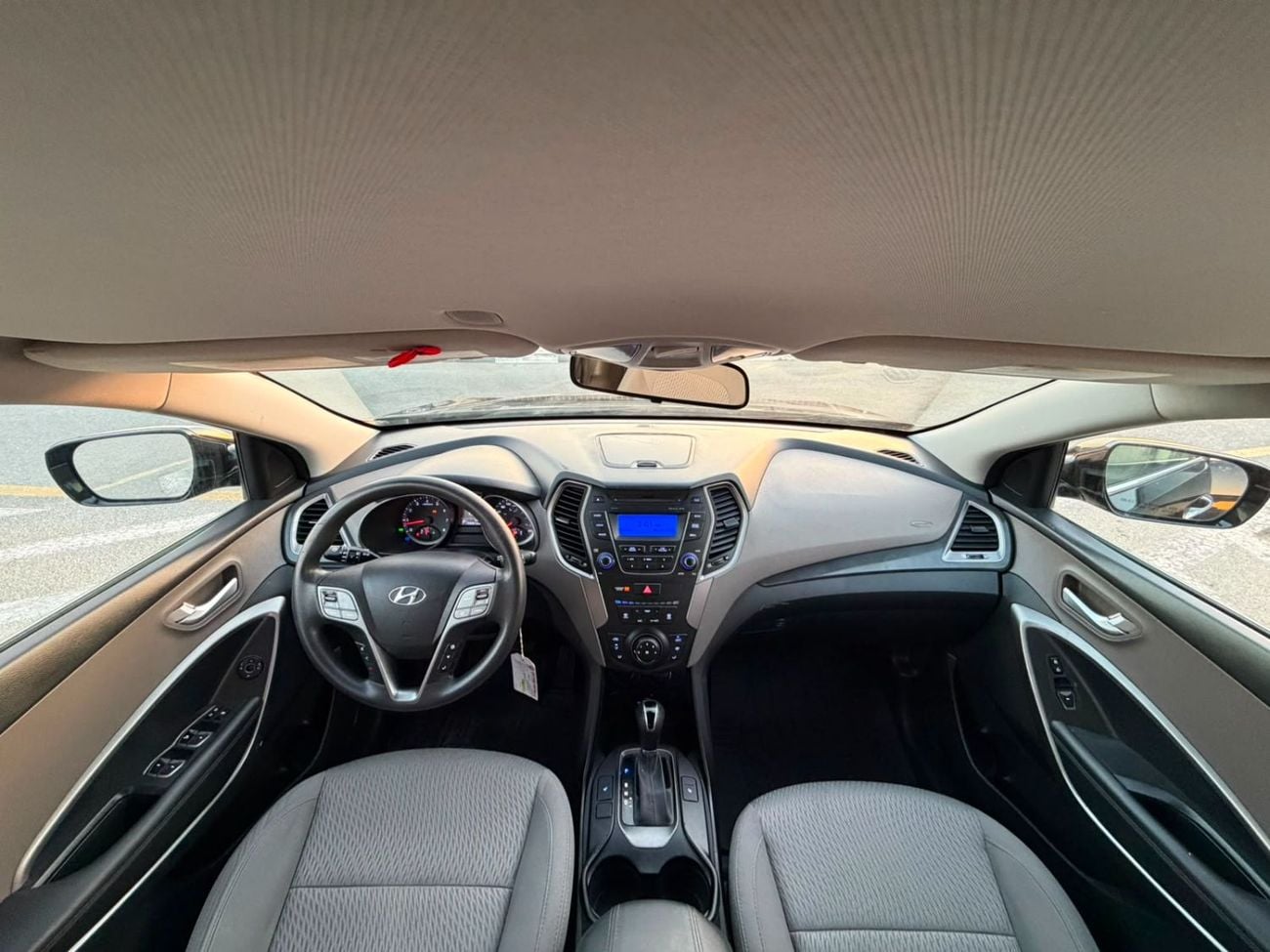 Hyundai Santa Fe 2016 Hyundai Santa Fe 2.4L V4 GDi Engine Sports - Canadian Specs Clean Car - Eco Drive Mode -