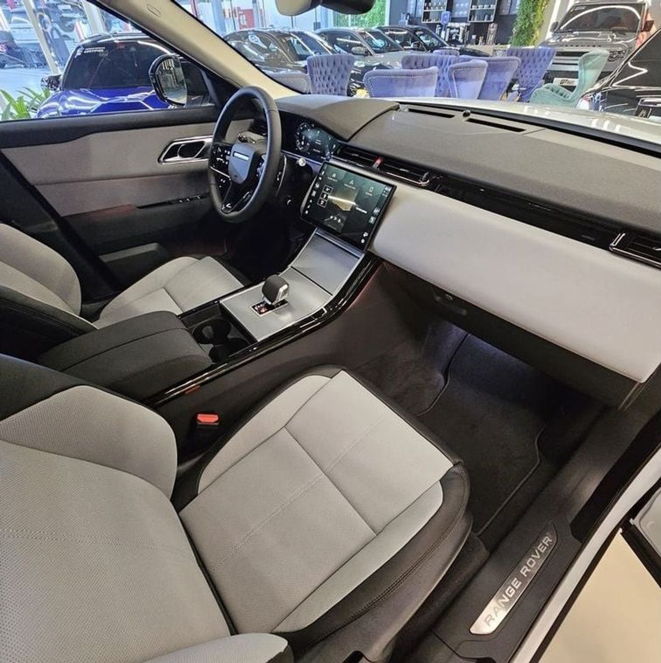 لاند روفر رينج روفر فيلار 2025 Range Rover Velar P250 DYNAMIC SE