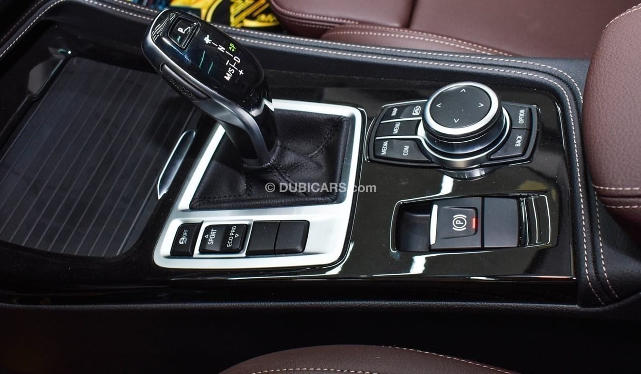 BMW 120i BMW 120 M-KIT | 1.5L V4 | 2023