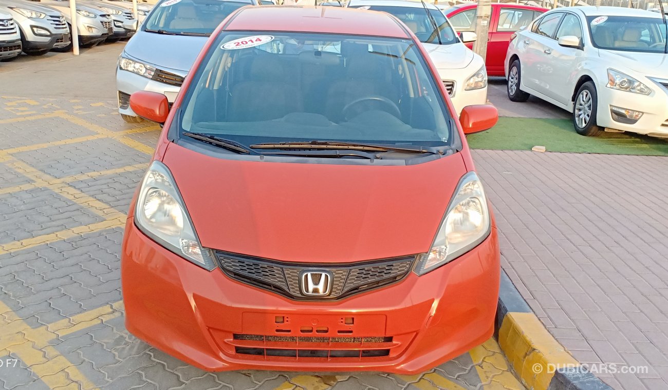 Honda Jazz 2014 GCC No Accident No Paint A perfect Condition