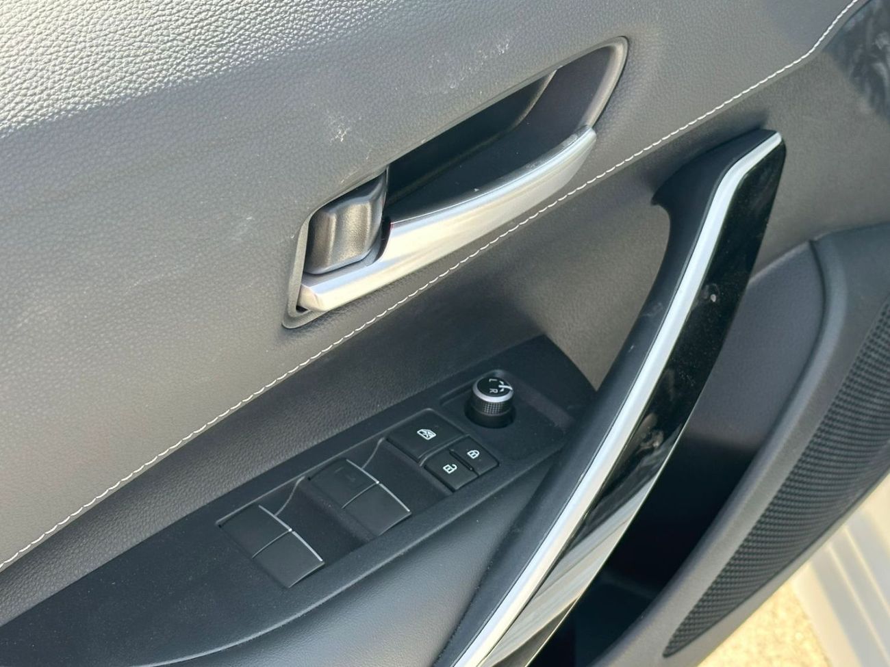 تويوتا كورولا 1.8 HYBRID, LEATHER SEAT, CRUISE CONTROL, SUNROOF MODEL 2025