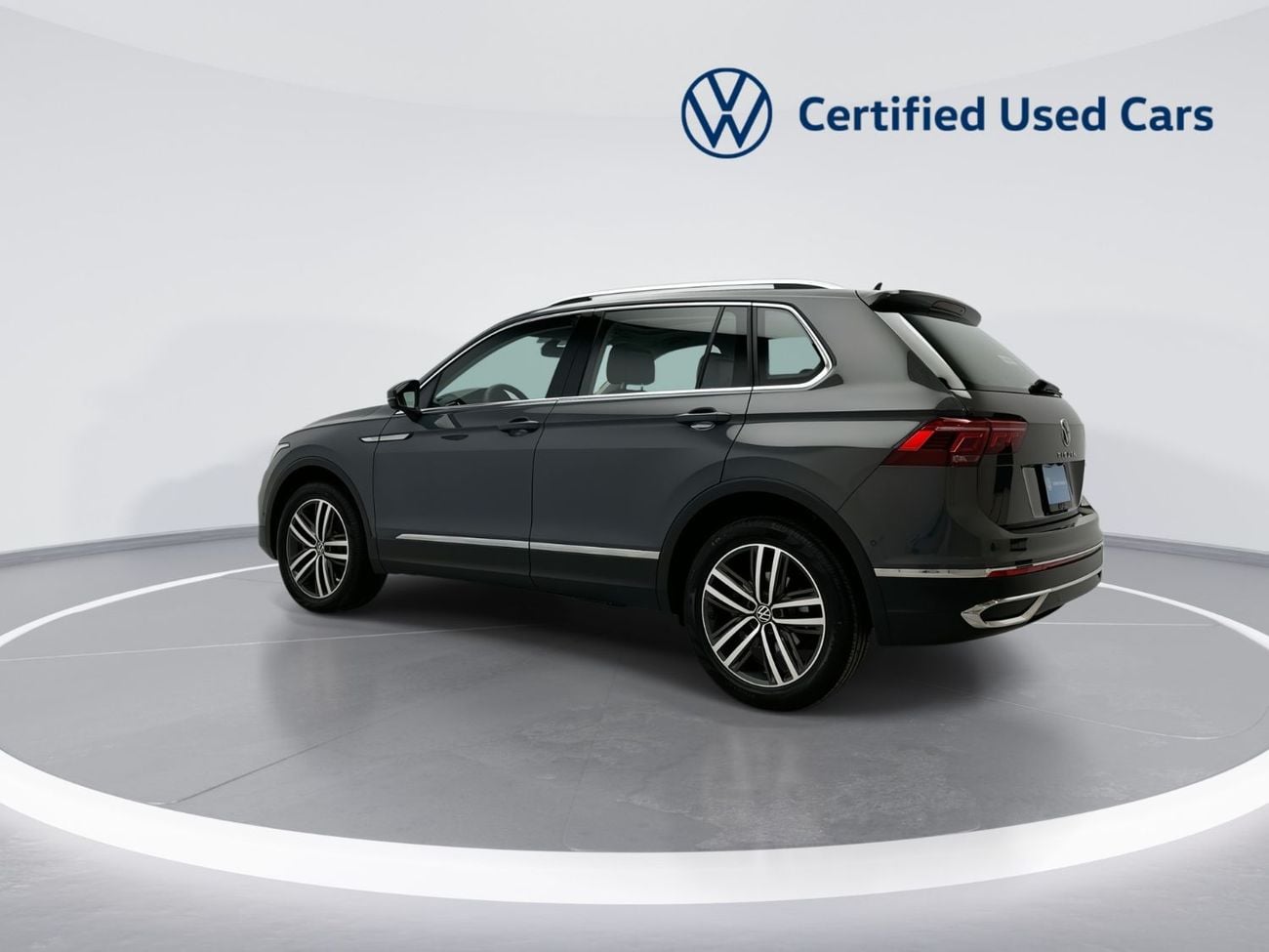 Volkswagen Tiguan Tiguan Elegance (Old Shape) (Ref#43379)