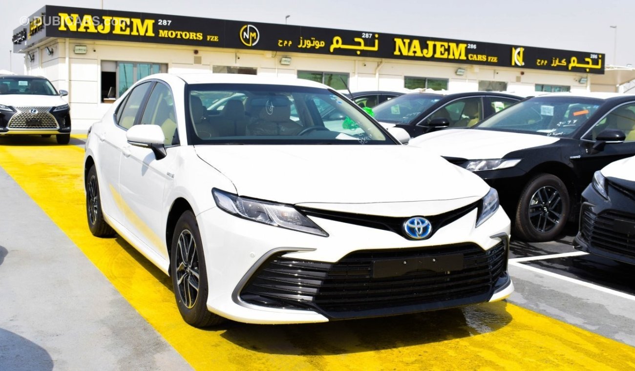 Toyota Camry LE Hybrid 2.5 L