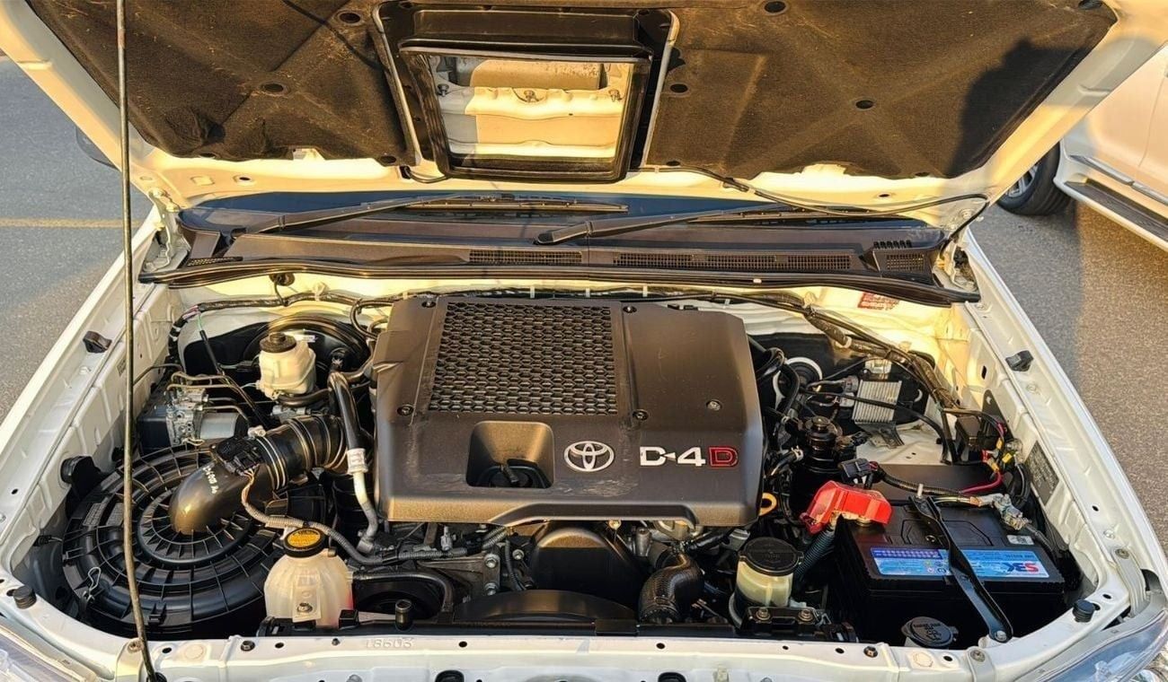 Toyota Hilux AFTER MARKET CANOPY WITH ROOF RACK | RHD | 2011 | 3.0L DIESEL ENGINE | MT | SUNROOF | 4WD