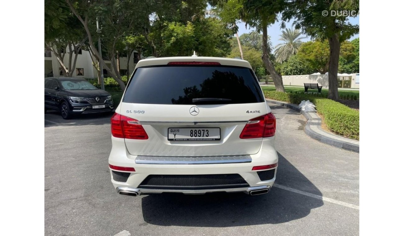 Mercedes-Benz GL 500 Std Mercedes GL500 AMG, GCC Spec, Full Option, Full Original Paints, Rear Entertainment