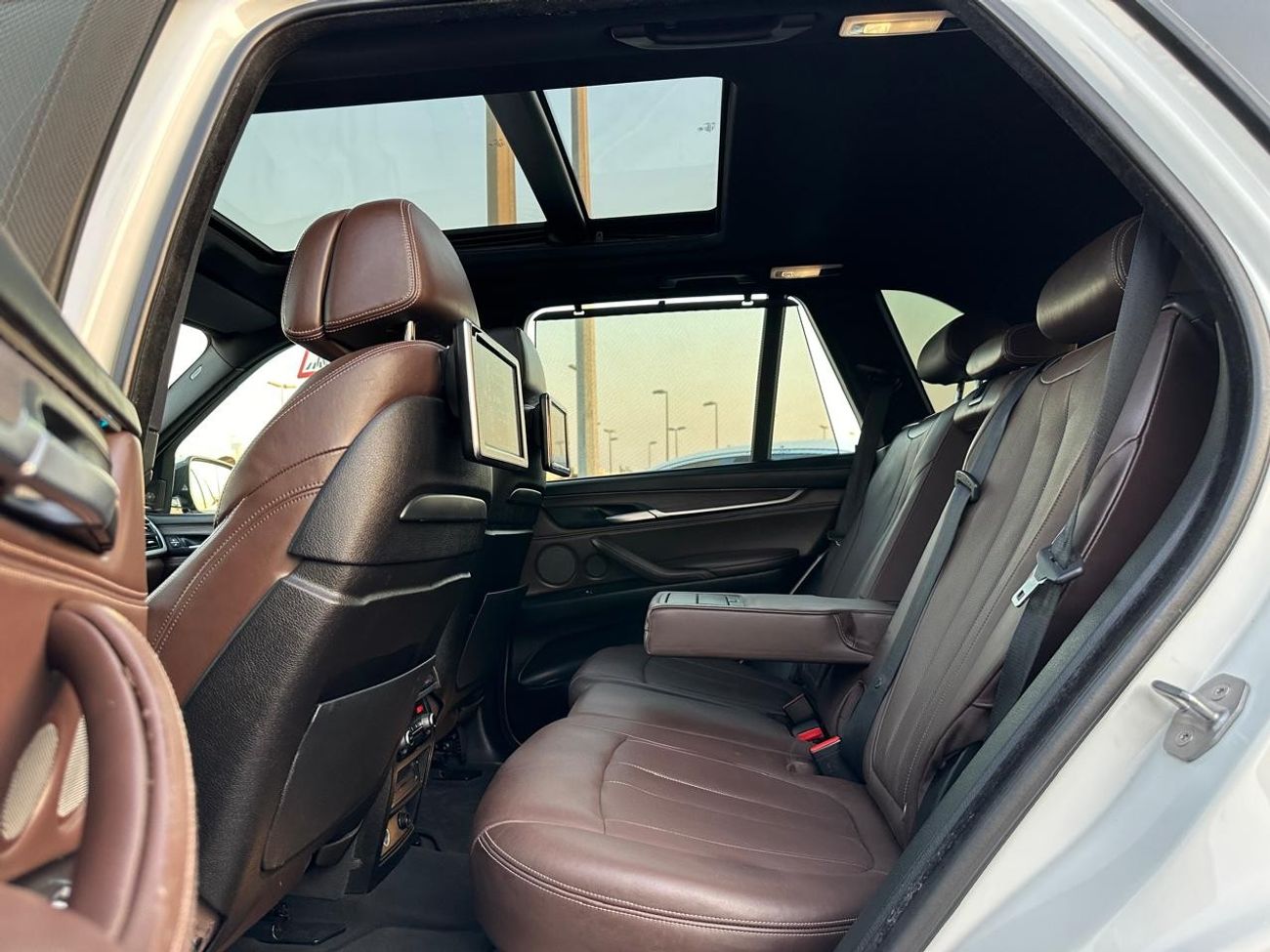 بي أم دبليو X5 50i لاكجري