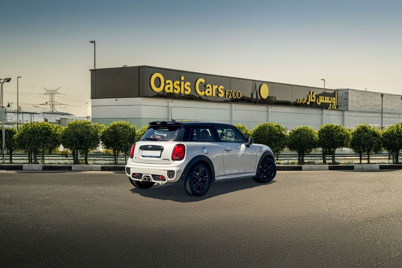 ميني كوبر إس JCW Kit 2022 Full Service History GCC Low Mileage 2.0L Turbo 4 Cylinders