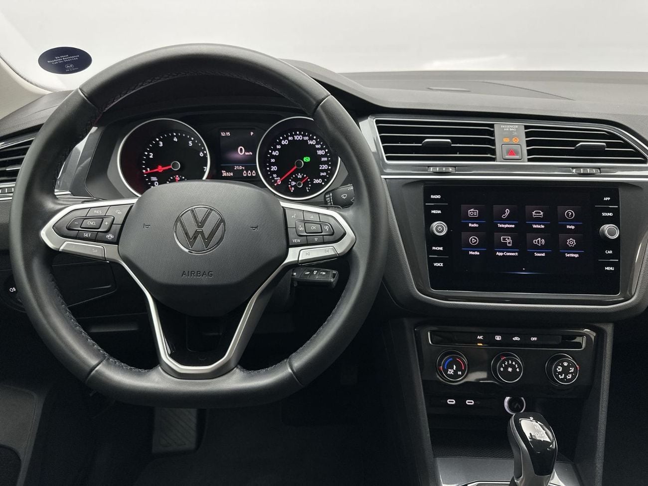 Volkswagen Tiguan LIFE 1.4L | Rear Camera | Spacious SUV | Well Maintained