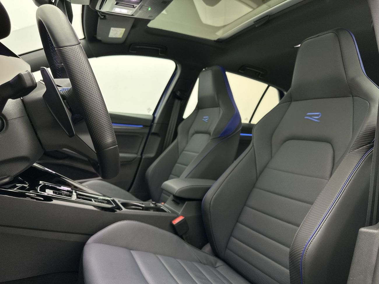 فولكس واجن جولف ار Base 2.0T