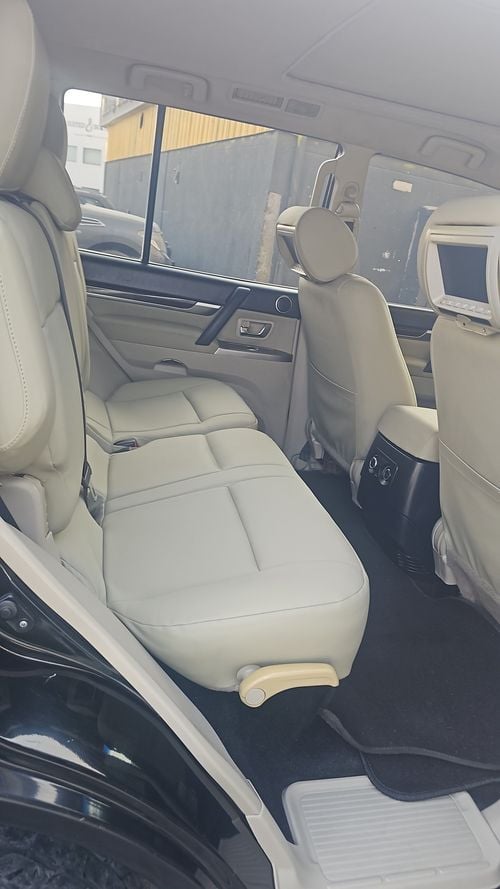 Mitsubishi Pajero GLS MIDLINE