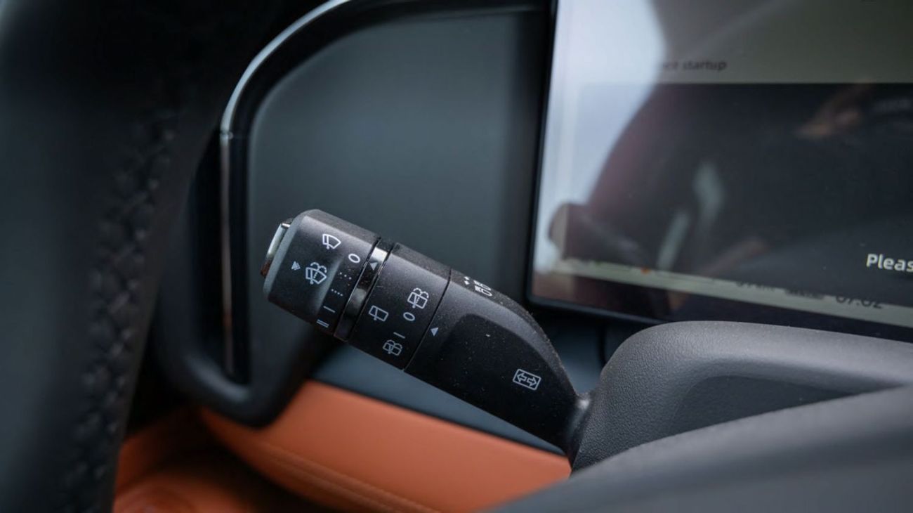 روكس 01 PRESTIGE VIP PLUG-IN HYBRID 1.5L Petrol Turbo Engine Electric Range 235KM FOR LOCAL تسجيل محلي