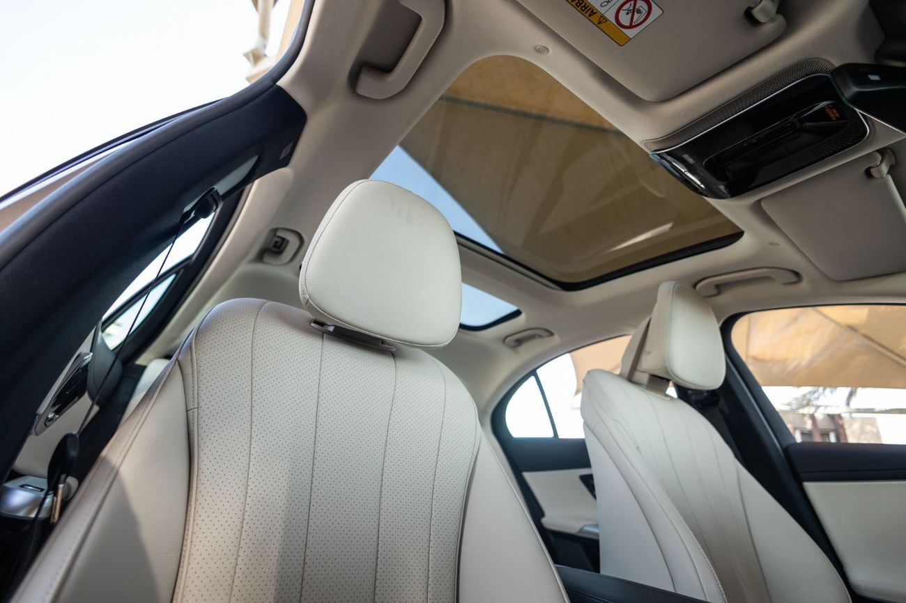 Mercedes-Benz E200 2.0L