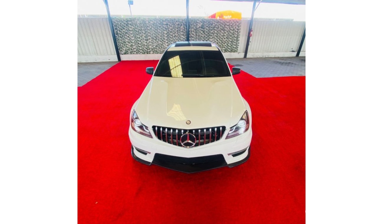 مرسيدس بنز C 63 AMG السياره بحاله جيده جدا لا تحتاج إلى أي مصاريف