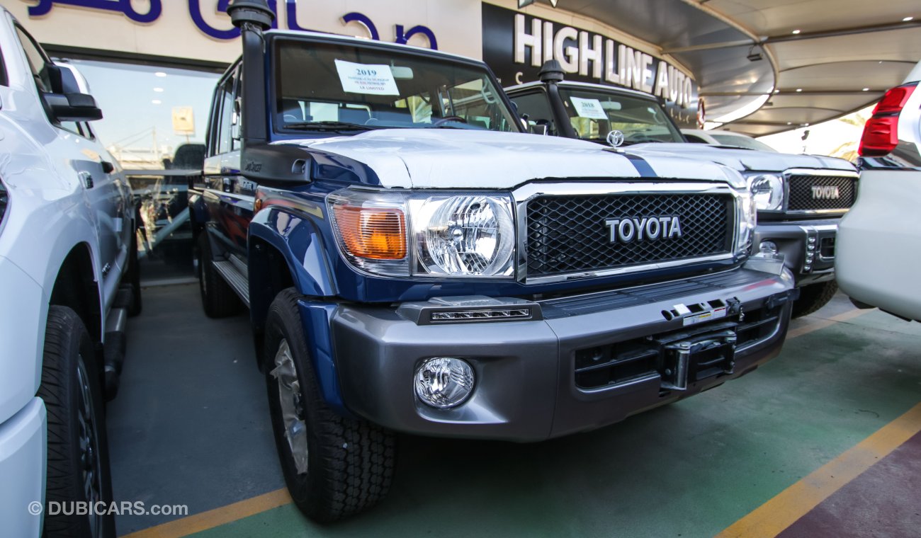 Toyota Land Cruiser Pick Up petrol with Winch & Differential Lock