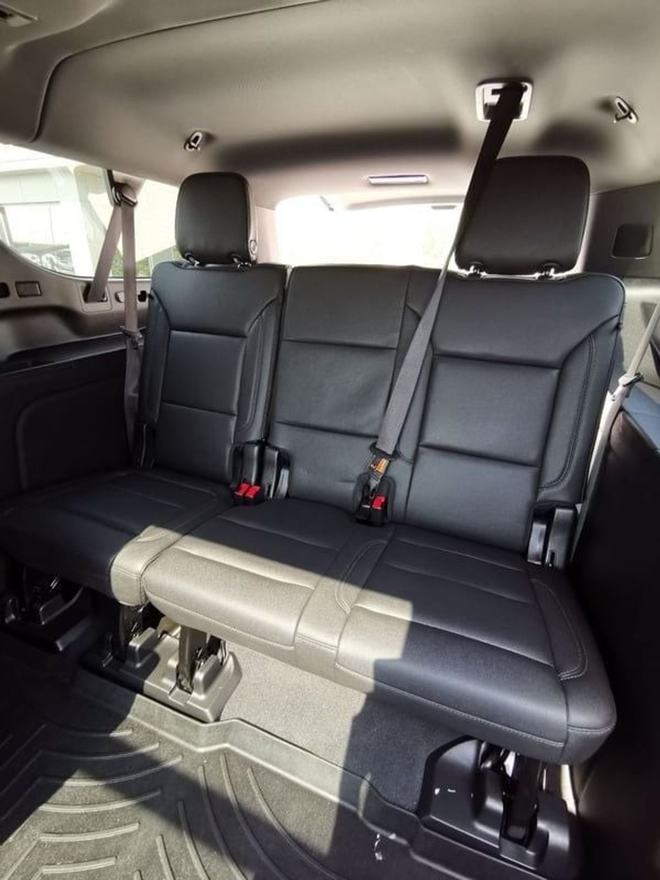 Chevrolet Suburban Chevrolet Z71 Suburban - 2023 - Black