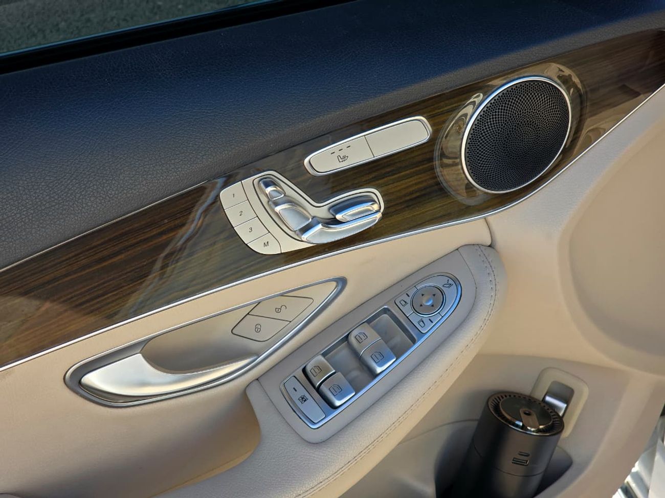 مرسيدس بنز C 300 Luxury 2.0L